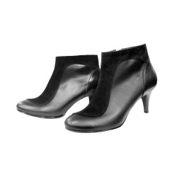 Siyah Topuklu Ayakkabı Siyah Topuklu Ayakkabı